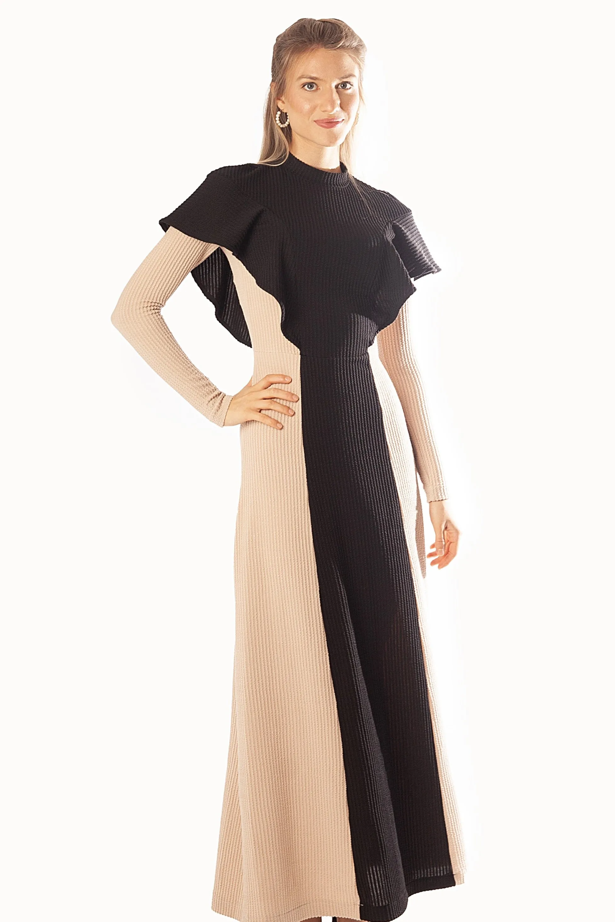 Bi Color Ribbed Knit Dress w/ Ruffle
