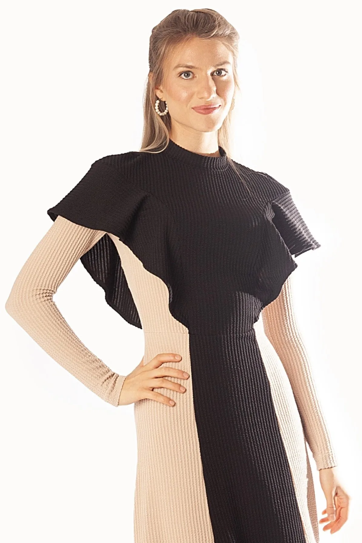 Bi Color Ribbed Knit Dress w/ Ruffle