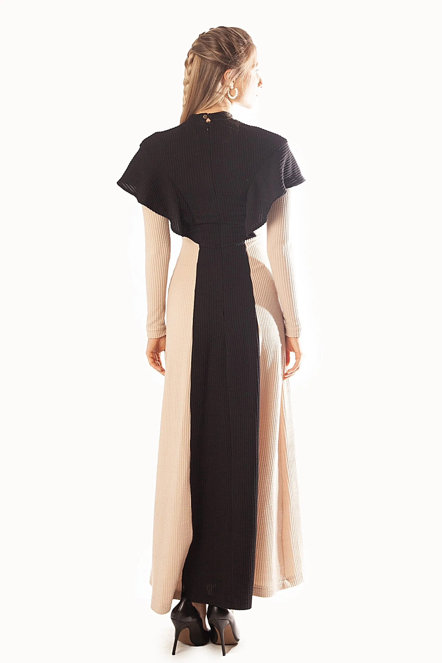 Bi Color Ribbed Knit Dress w/ Ruffle