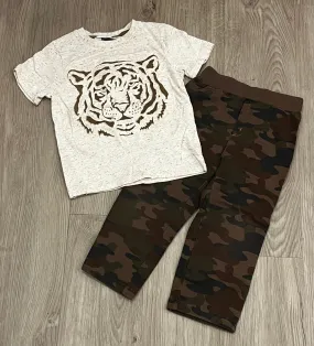 EUC, T-shirt (H&M) and Camo Pants (Fisher Price) Outfit, size 3T, Kids 3T