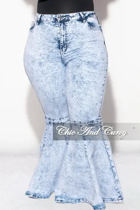 Final Sale Plus Size Demin Flare Jeans in Light Acid Wash