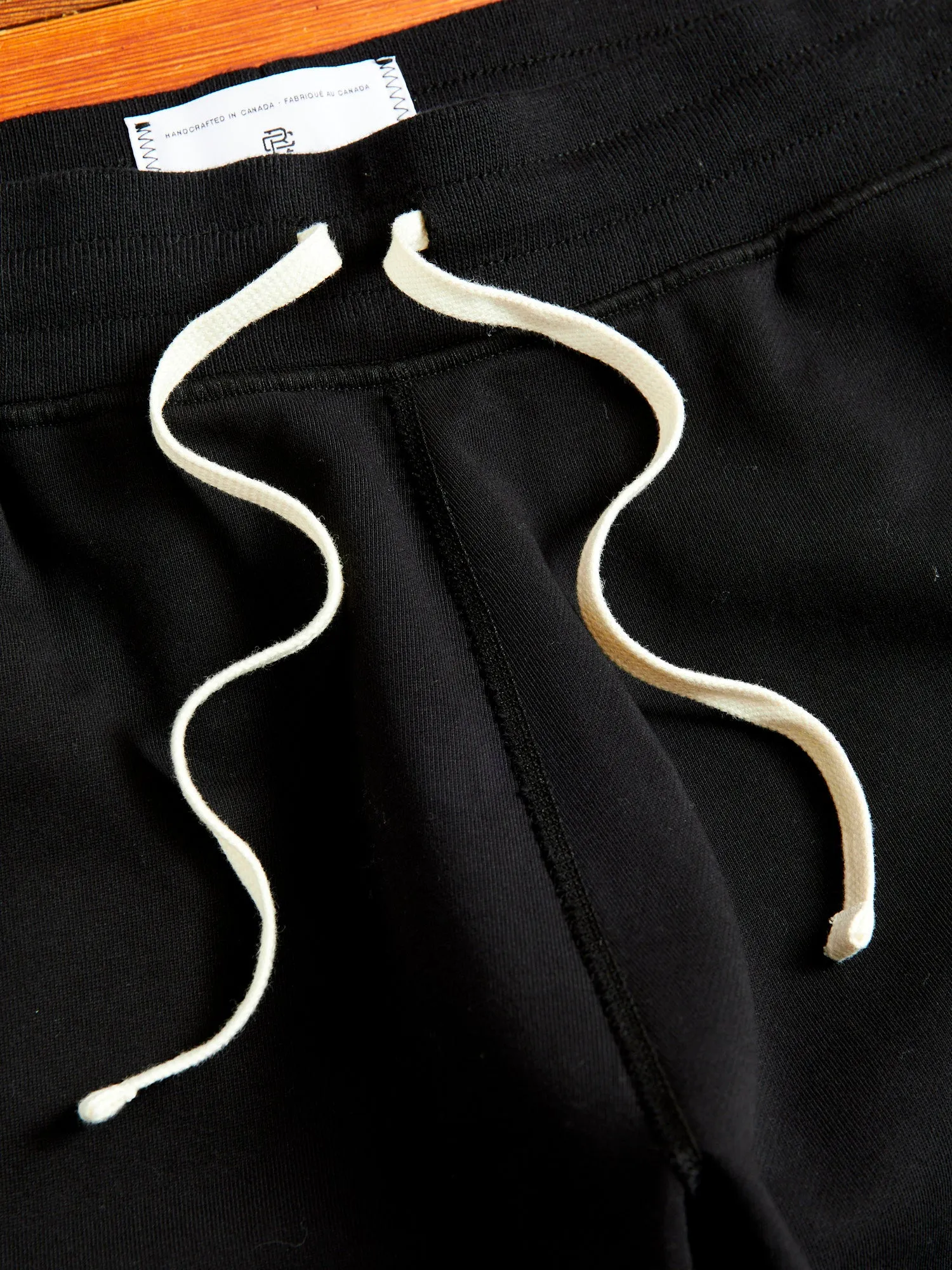 Midweight Terry Cuffed Sweatpant in Black