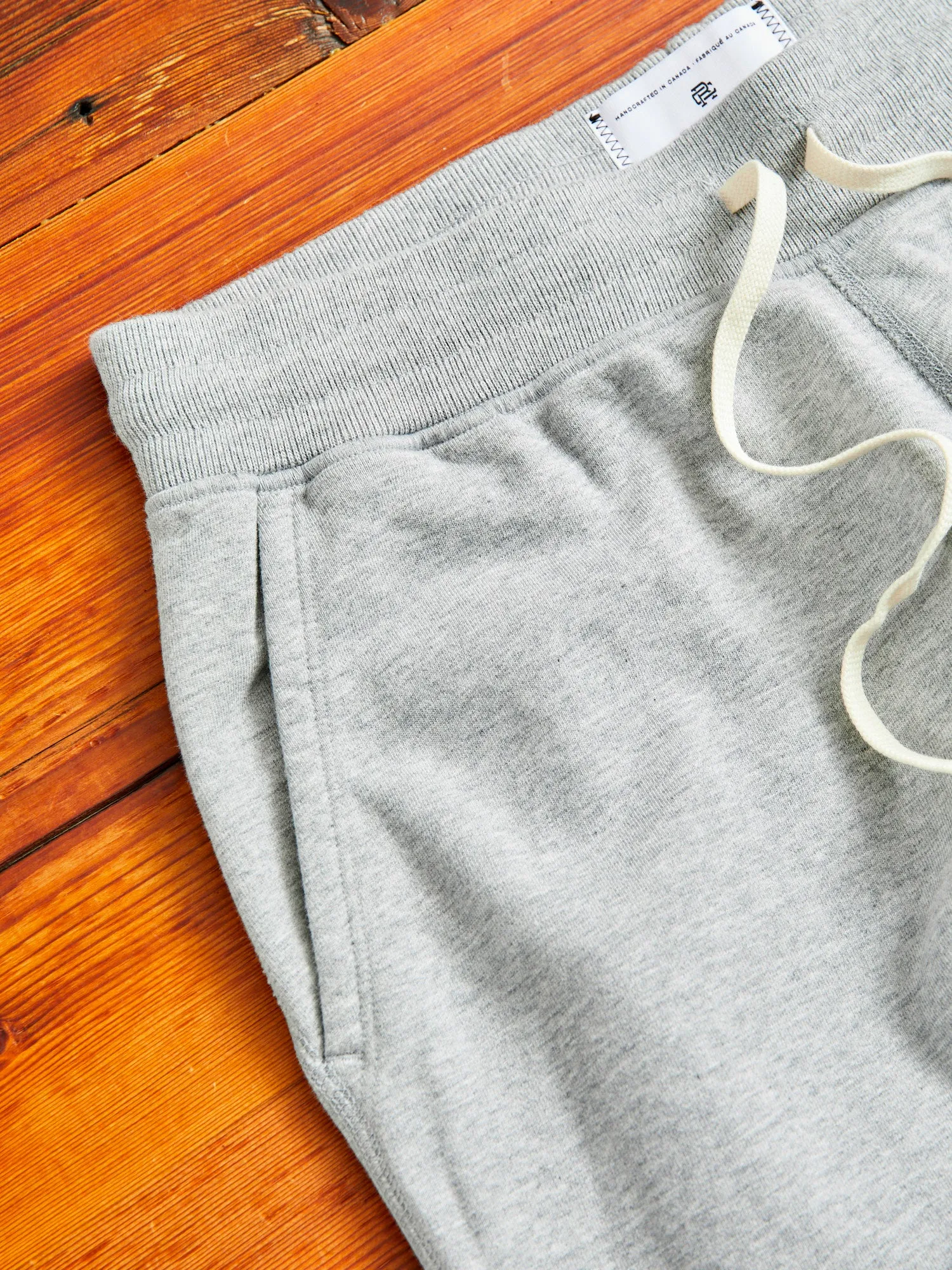 Midweight Terry Cuffed Sweatpant in Heather Grey