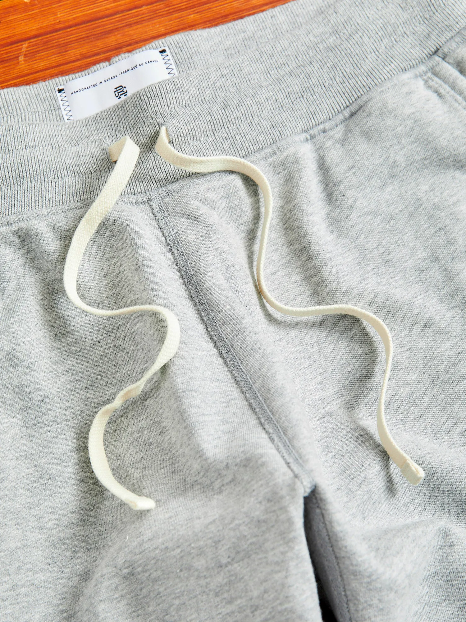 Midweight Terry Cuffed Sweatpant in Heather Grey