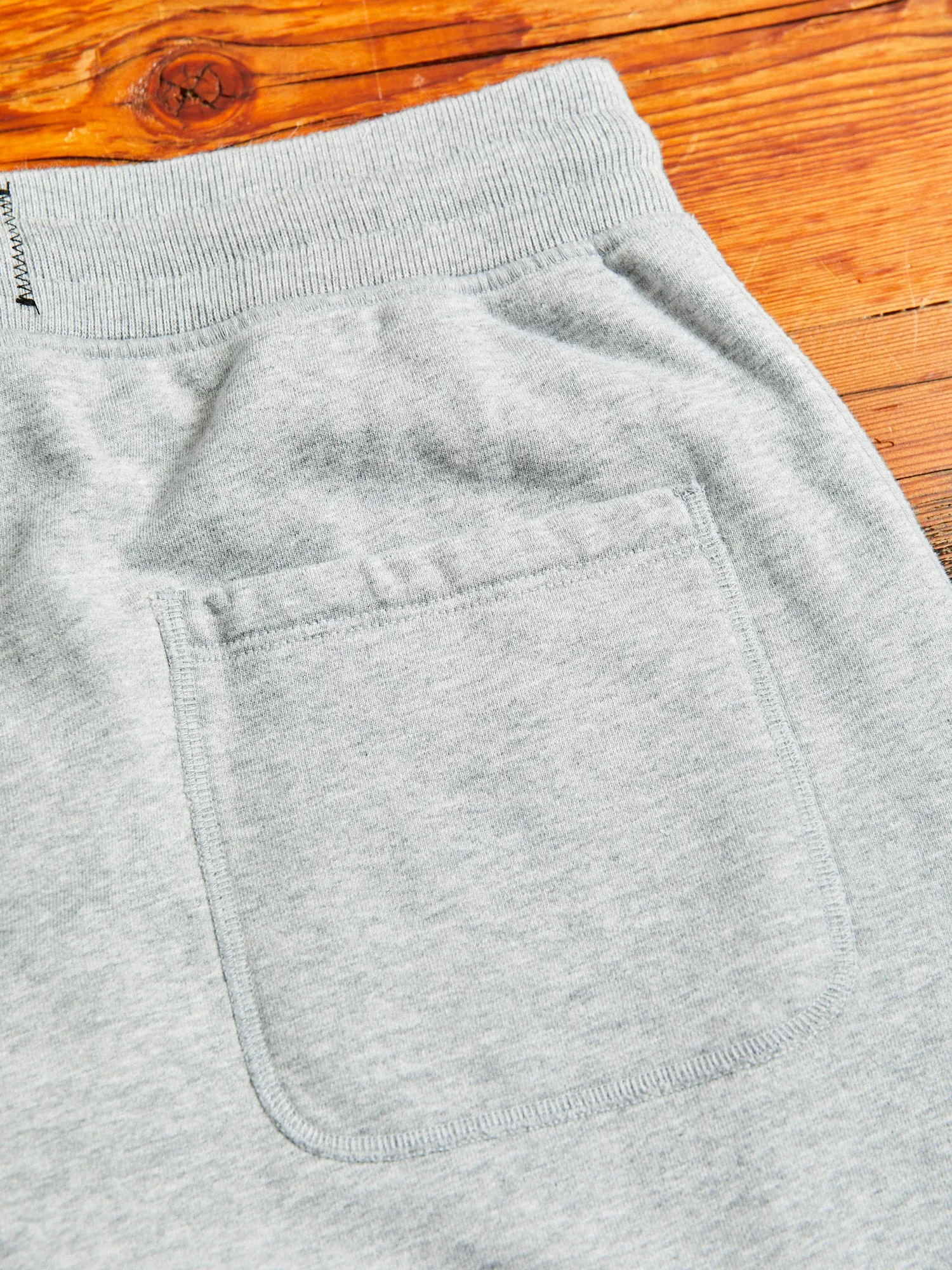 Midweight Terry Cuffed Sweatpant in Heather Grey