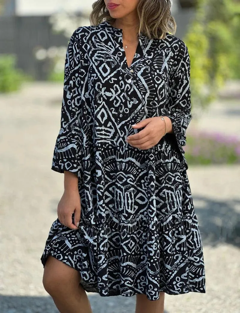 Women's V-neck Flared Sleeves Cake Flowers Stitching Dress